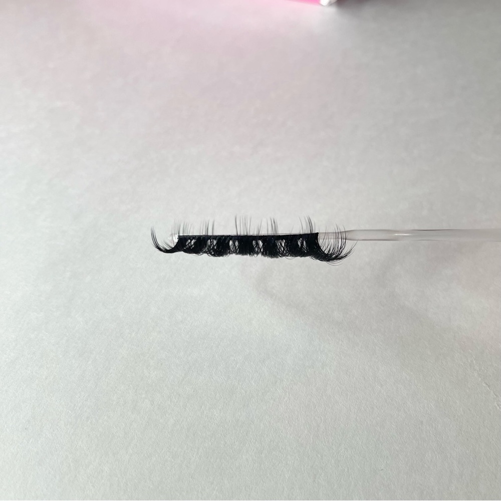 Kaila Lashes - Picture 2 of 3